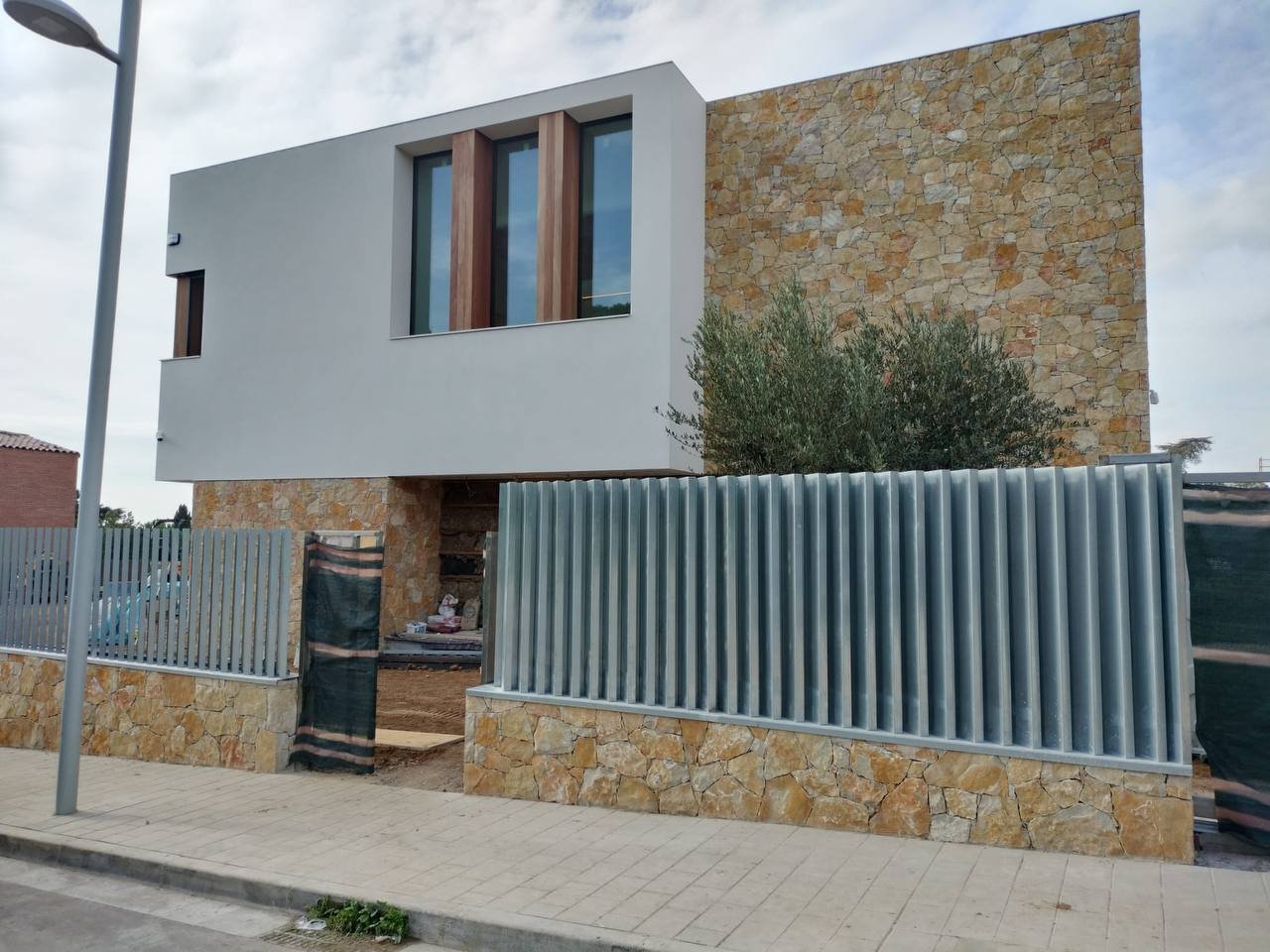 Vivienda unifamiliar acabada · Barcelona · 2025